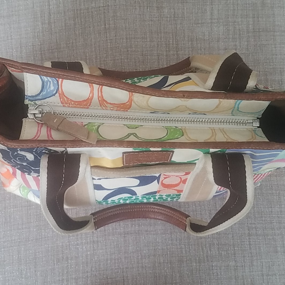 Coach Multi-color Hampton Signature Tote P… - Picture 9 of 10